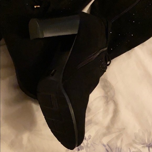 Nancy Li boots - Picture 2 of 3